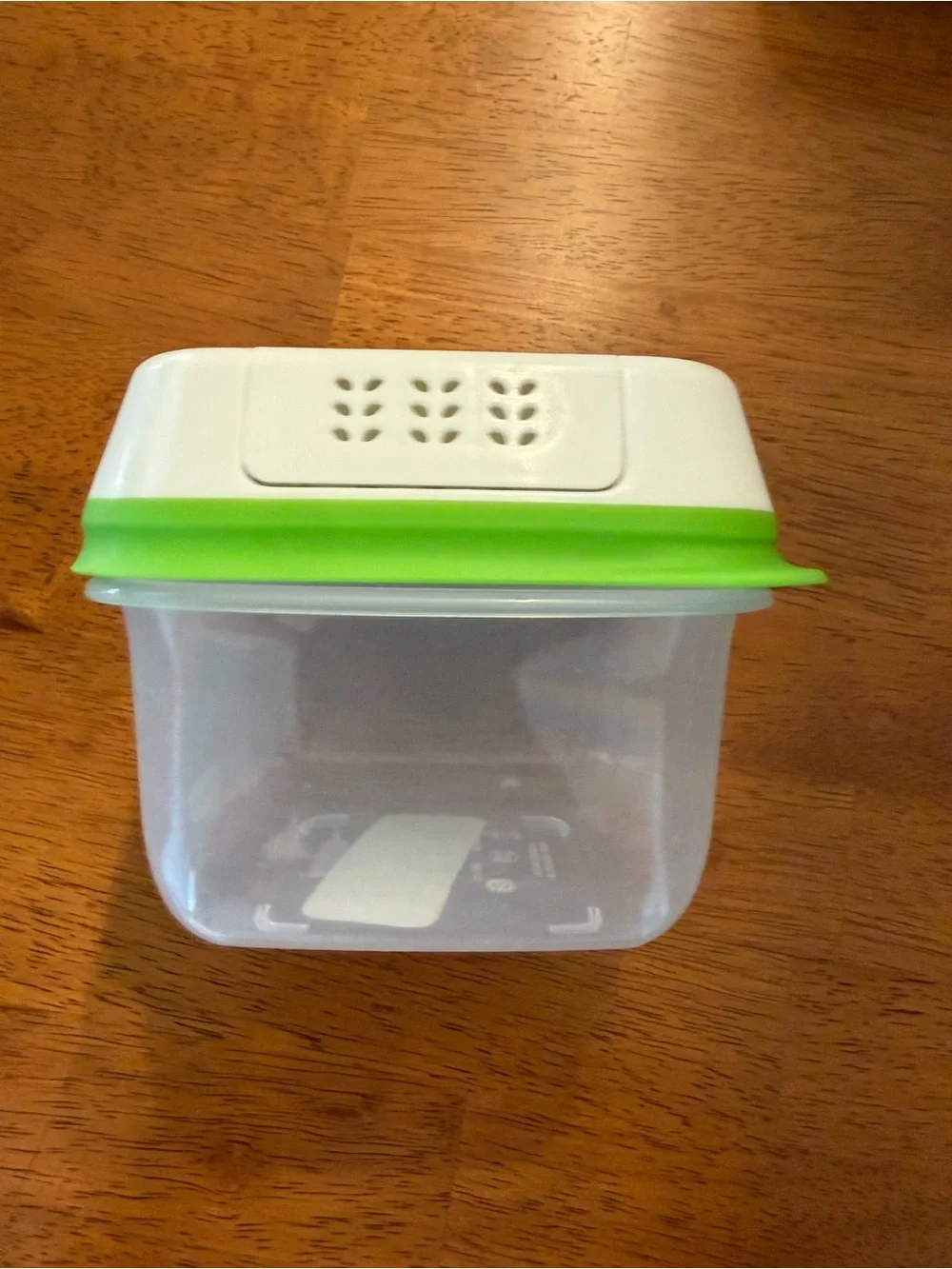 Rubbermaid FreshWorks Produce Saver Food Storage Container, Small & Medium